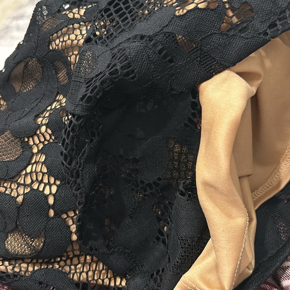 Detailed Dress - Picture 4 of 4